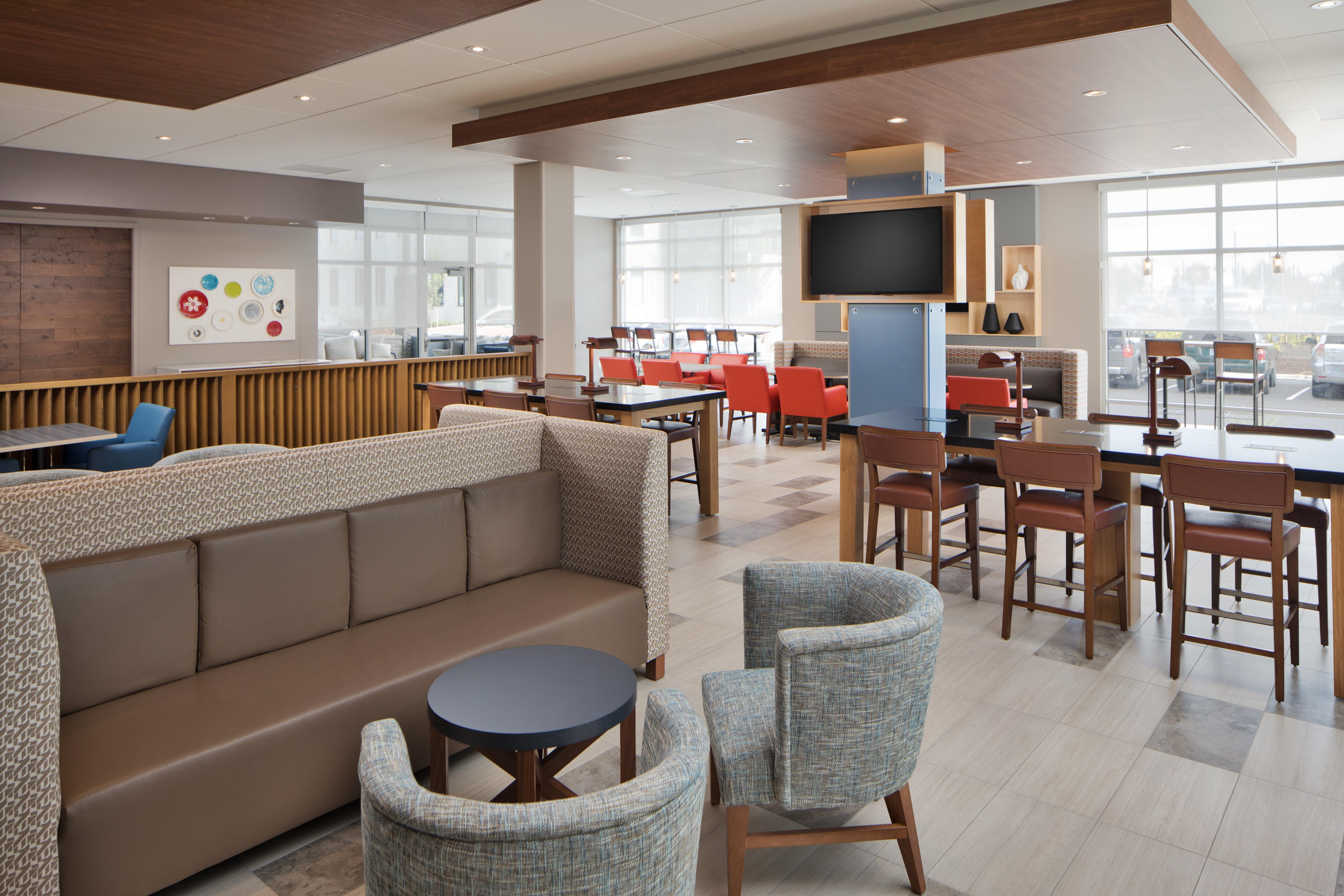 Holiday Inn Express & Suites - Portland Airport - Cascade Stn By Ihg Extérieur photo